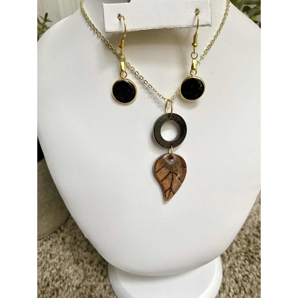 Leaf Pendant Jewelry Set | Black & Bronze Necklace + Earrings - Handmade Resin - Picture 4 of 4